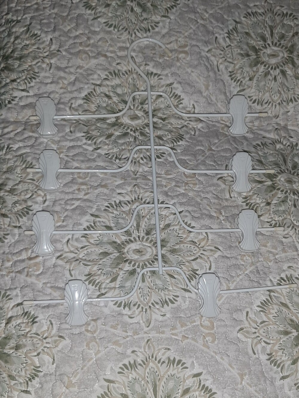 White Multi Tier Scarf, Belt, Glove Hanger * Sturdy!